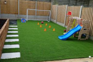 View  from project Porcelain Paving, Raised Flower bed, Artificial grass